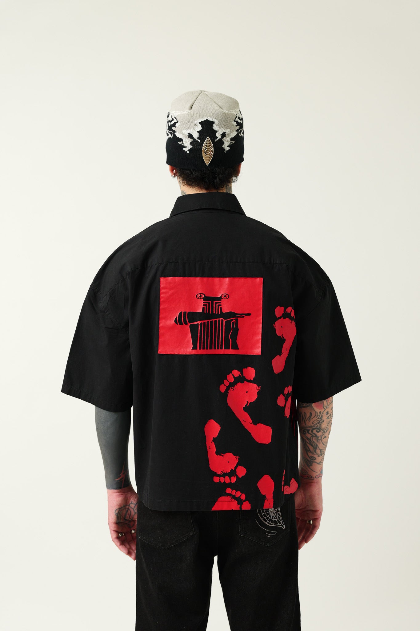 YOKAI VS ALIENS BUTTON UP